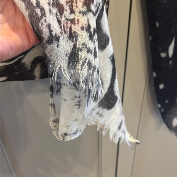 Michael stars multi colored /Patterned Scarf - Picture 3 of 6